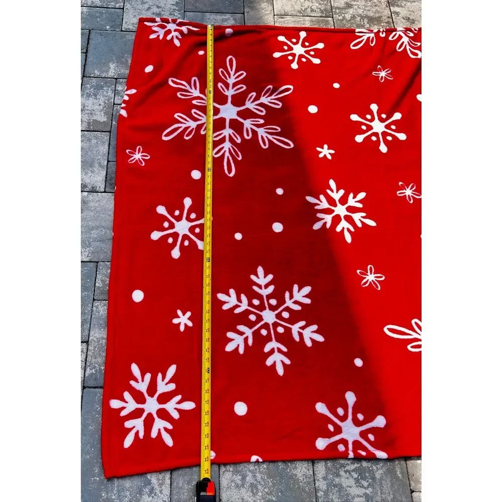 Wondershop Christmas Throw Blanket Snowflakes Snow All Over Print Red